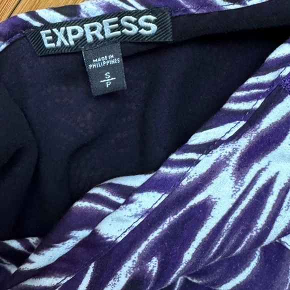 Stylish Purple and White Patterned Dress - Picture 5 of 5